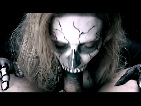 ❤️ Demon djevojka siše kurac svojim crnim ustima i guta spermu. ️ Super seks na hr.kenhdammy.top